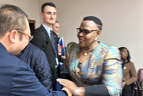 恒峰g22集团董事局主席徐鹏应邀出席结合国妇女周系列活动